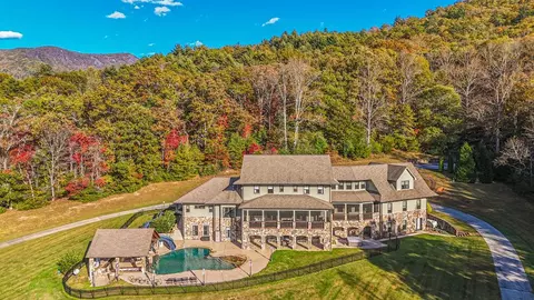 2887 Tessentee Rd, Franklin, NC 28734