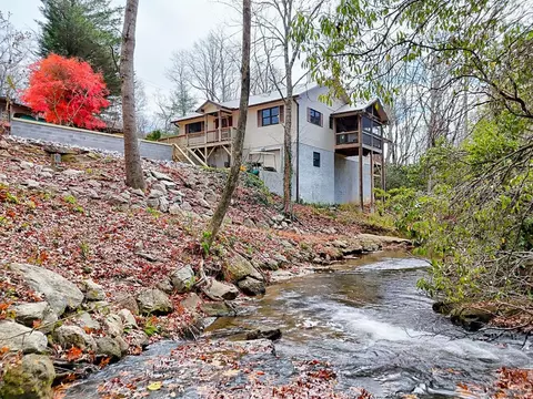 7829 Dillard Rd, Scaly Mountain, NC 28775