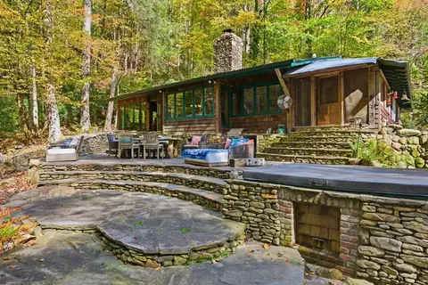 2965 Tate City Rd, Hayesville, NC 28904