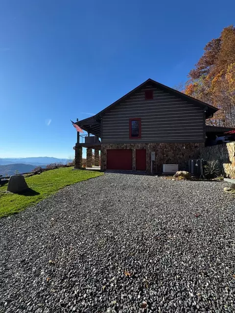 1855 Eagles Roost Rd, Bryson City, NC 28713