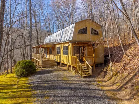 348 Laurel Dr, Whittier, NC 28789