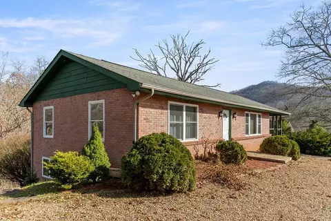 155 Claude Arnold Rd, Franklin, NC 28734