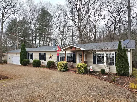 114 Westwood Dr, Franklin, NC 28734