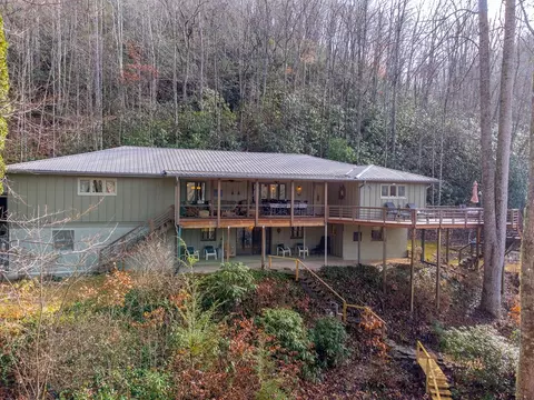 2001 Little Ellijay Rd, Franklin, NC 28734