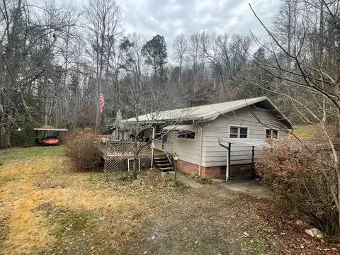9 Dixie Ln, Sylva, NC 28779