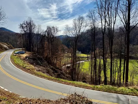 Exterior - 6175 Skyland Dr, Sylva, NC 28779 photo 3 of 17