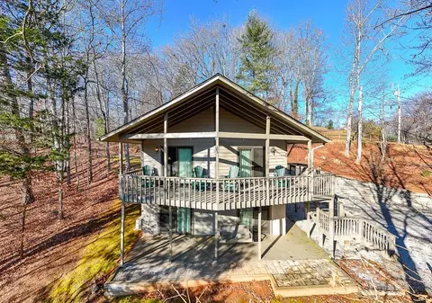 18 Quail Ridge Rd, Franklin, NC 28734