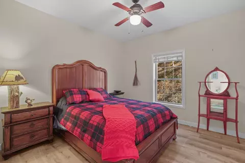 Bedroom - 165 Eagles Ridge Rd, Sylva, NC 28779 photo 2 of 5