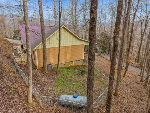 Exterior - 165 Eagles Ridge Rd, Sylva, NC 28779 photo 8 of 11