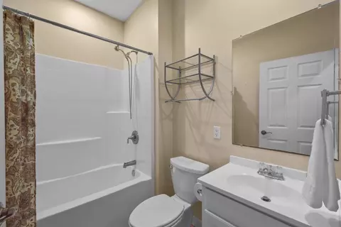 Bath - 165 Eagles Ridge Rd, Sylva, NC 28779 photo 1 of 3