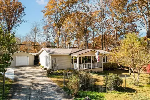 1776 Riverbend Rd, Franklin, NC 28734