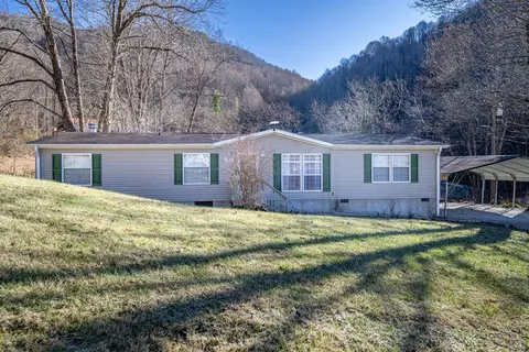 54 Clover Field Rd, Bryson City, NC 28713