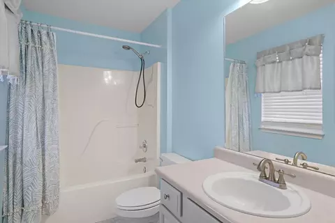 Bath - 32 Wheat Ridge Rd, Sylva, NC 28779 photo 5 of 6