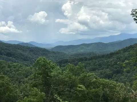 625 High Mountain Vw, Bryson City, NC 28713