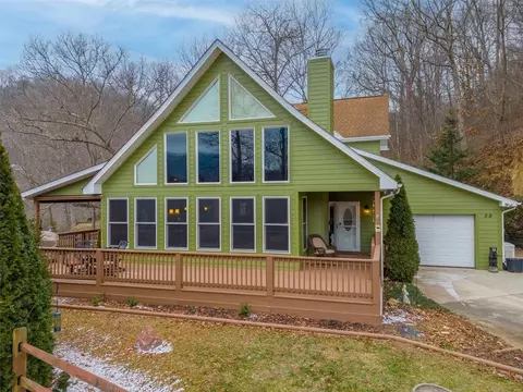 59 March Hillside Ct, Waynesville, NC 28785