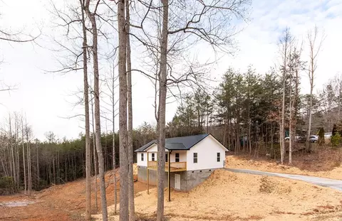672 Piney Grove Rd, Franklin, NC 28734