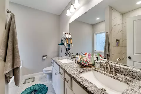 Bath - 189 Crocus Ln, Sylva, NC 28779 photo 1 of 5