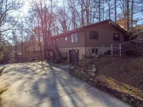 160 Lakeview Dr, Franklin, NC 28734