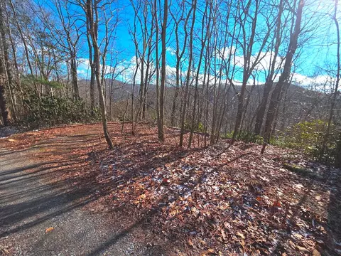 550 Sky Dr, Maggie Valley, NC 28751