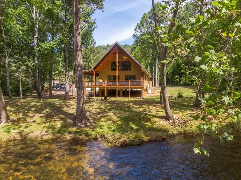 191 River Rock Ln, Franklin, NC 28734