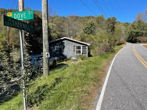 221 Sherrill Rd, Bryson City, NC 28713