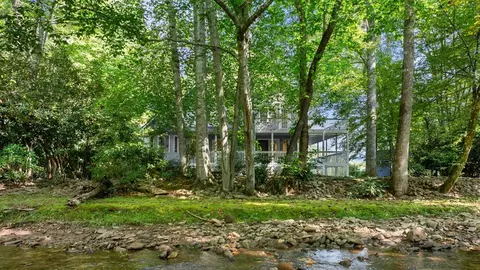 90 Wilds Cove Rd, Franklin, NC 28734