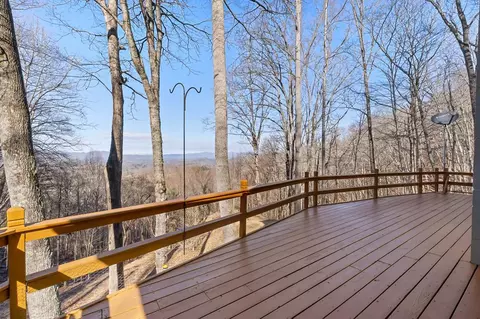850 Ammons Rd, Franklin, NC 28734