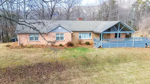 53 Dewees Dr, Sylva, NC 28779
