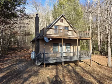 681 Bradley Rd, Franklin, NC 28734