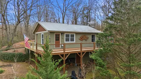 381 Parsons Way, Franklin, NC 28734