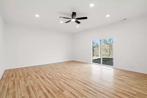 Living - 287 Belleview Rd, Franklin, NC 28734 photo 7 of 8
