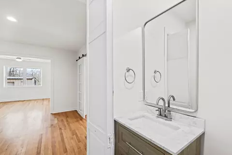 Bath - 287 Belleview Rd, Franklin, NC 28734 photo 1 of 3