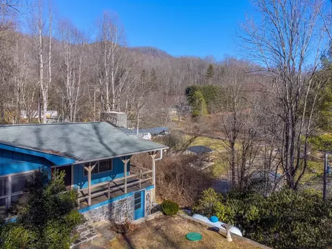 104 Hanks Rd, Waynesville, NC 28786