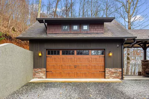 Exterior - 2223 Scarlet Rdg, Sylva, NC 28779 photo 4 of 16