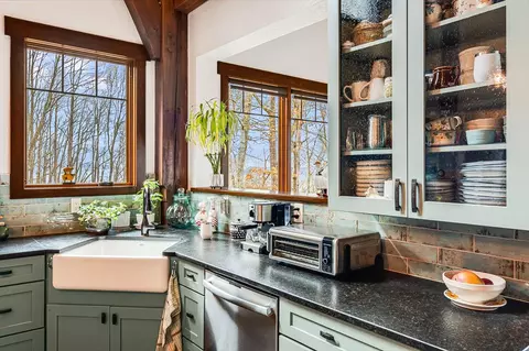 Kitchen - 2223 Scarlet Rdg, Sylva, NC 28779 photo 8 of 11