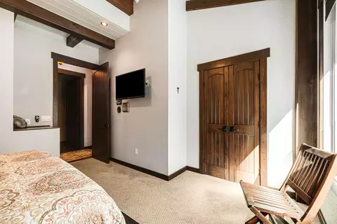 Bedroom - 2223 Scarlet Rdg, Sylva, NC 28779 photo 7 of 11