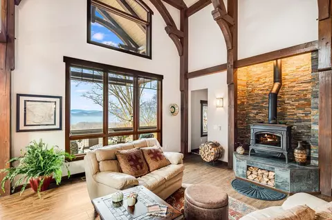 Living - 2223 Scarlet Rdg, Sylva, NC 28779 photo 4 of 15