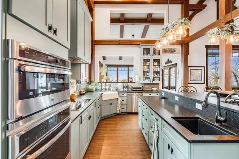 Kitchen - 2223 Scarlet Rdg, Sylva, NC 28779 photo 4 of 11