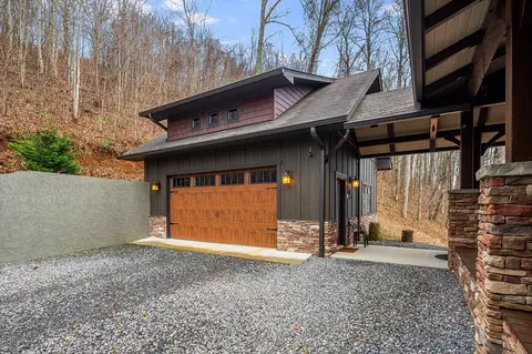 Exterior - 2223 Scarlet Rdg, Sylva, NC 28779 photo 3 of 16