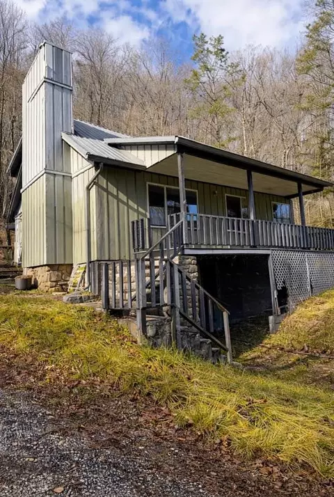 2251 Snowbird Rd, Robbinsville, NC 28771