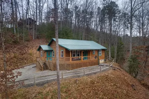 67 Hemlock Dr, Almond, NC 28702