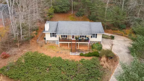 103 Pleasant Hill Dr, Franklin, NC 28734