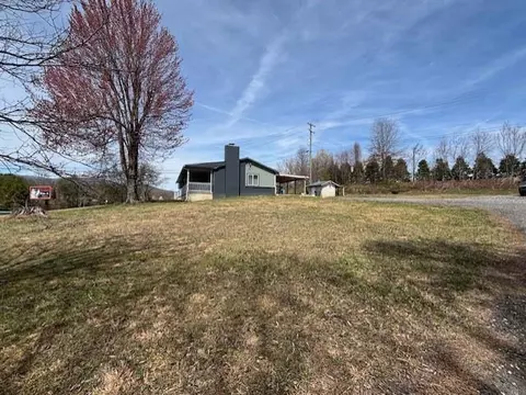 43 Flaming Arrow Dr, Whittier, NC 28789