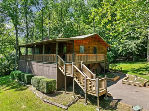 250 Turkey Pen Rd, Franklin, NC 28734