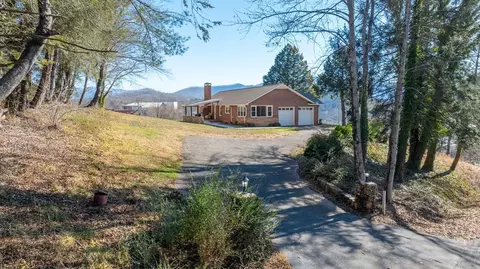 312 Dryman Rd, Franklin, NC 28734