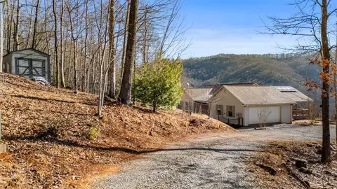 790 Moonlight Trl, Bryson City, NC 28713