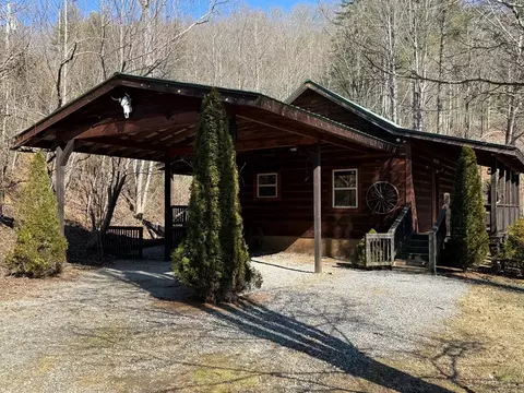 52 Supooh Ln, Sylva, NC 28779