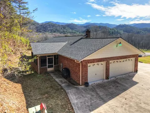 45 Sulphur Ln, Andrews, NC 28901