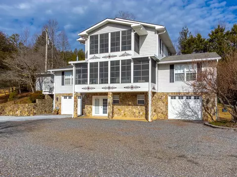 273 Pressley Circle Rd, Franklin, NC 28734