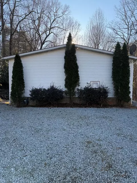 160 Westood Estates Rd, Franklin, NC 28734